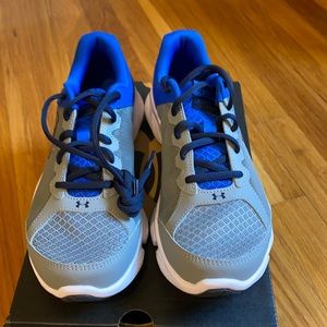 Under Armour Boys Sneakers size 6